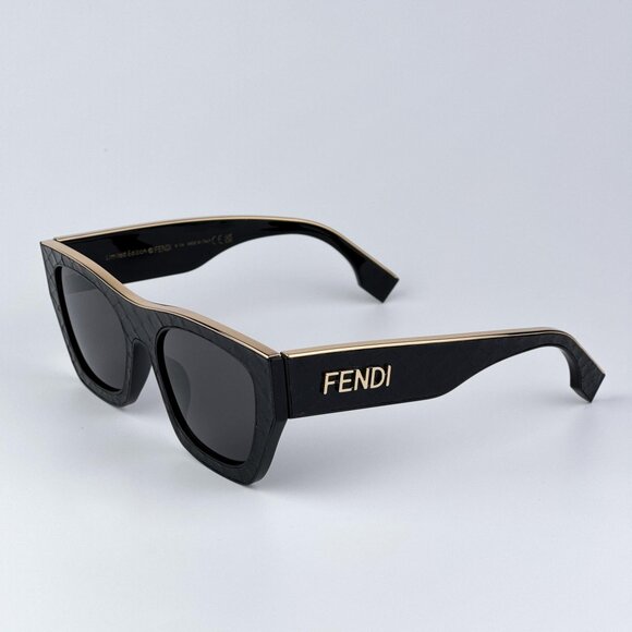Fendi LEATHER LIMITED EDITION FE40126I 01A Women NEW AUTHENTIC Sunglasses Square - Picture 6 of 9
